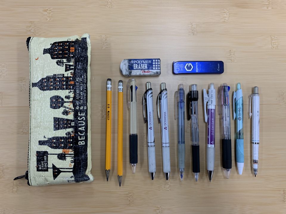 ボールペン、シャーペン、筆箱（文房具） - 筆記具